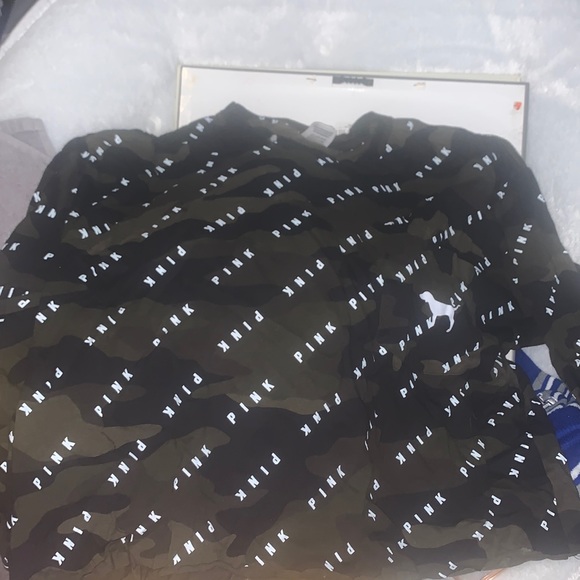 Longsleeve VS PINK Camo - Picture 1 of 1